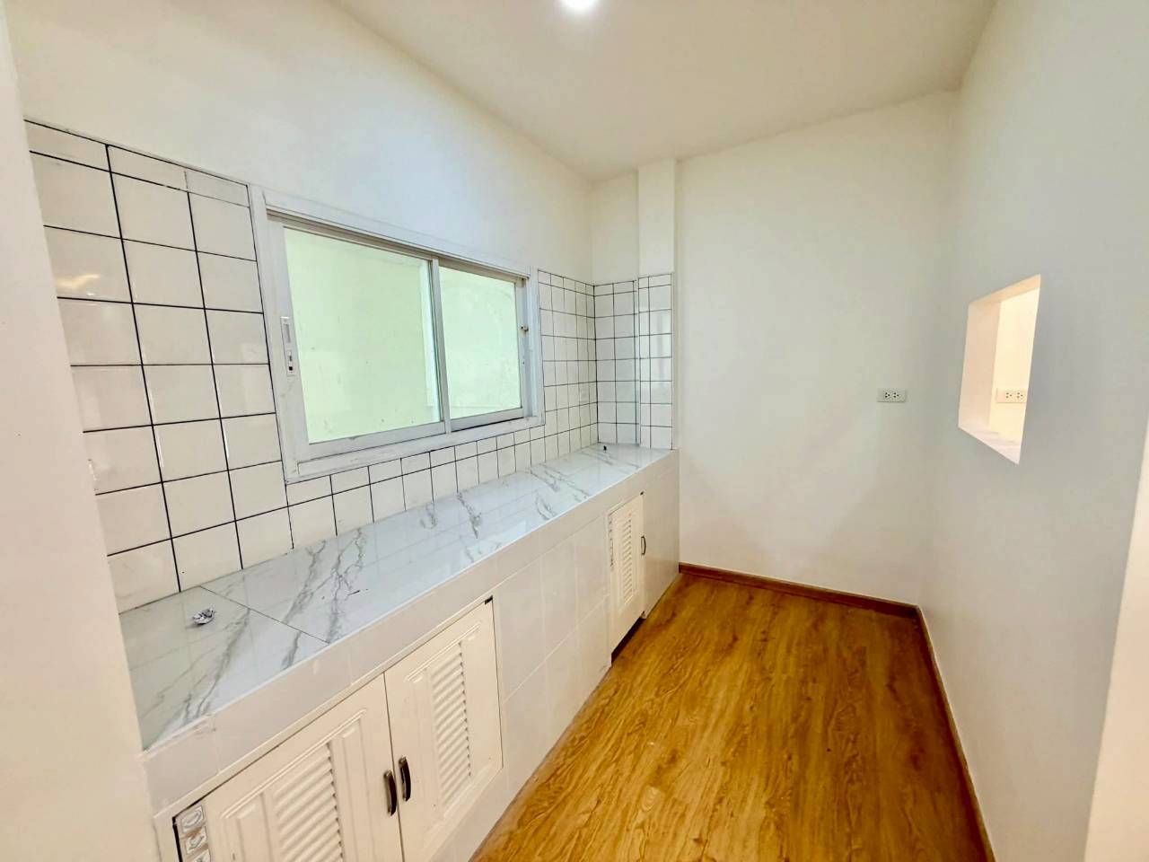 หมู่บ้านชนกานต์ นากก WR-03956 6