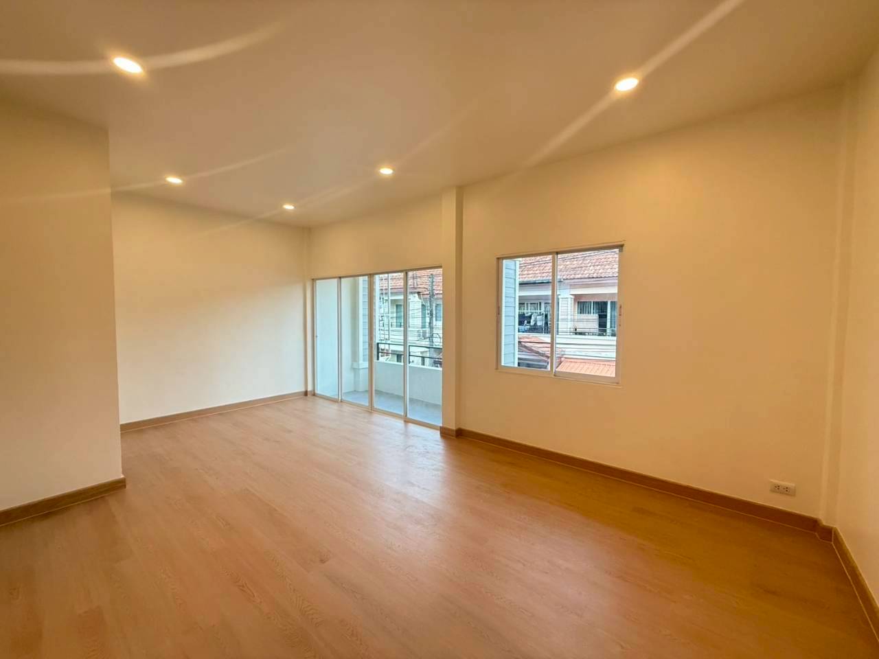 หมู่บ้านพนาสนธิ์ เรสซิเด้นท์ WR-03967 4