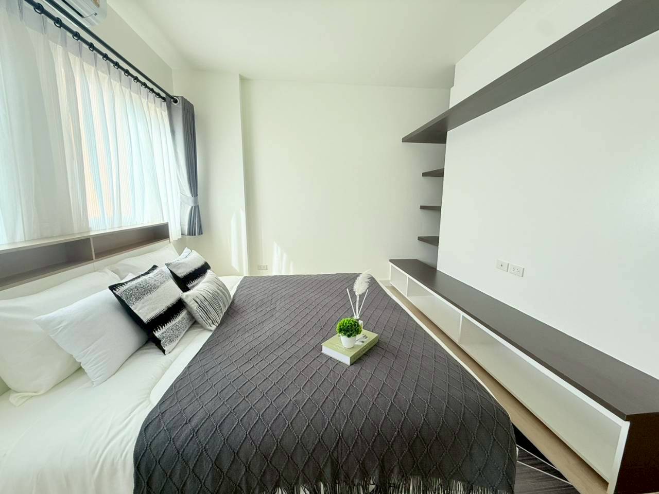 Phanason The Green Place Condominium WR-03973 4