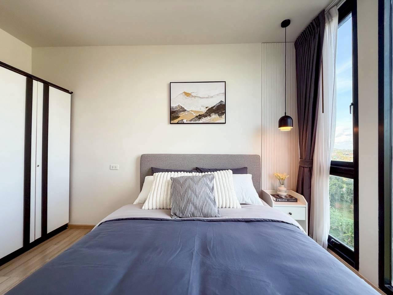 The Base Uptown WR-03976 11