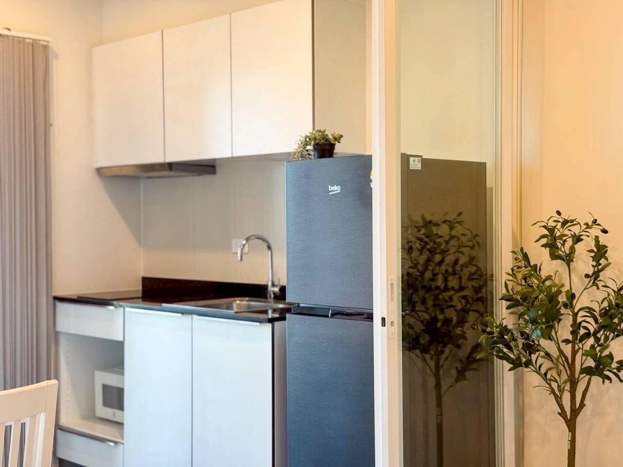 The Base Uptown WR-03976 7