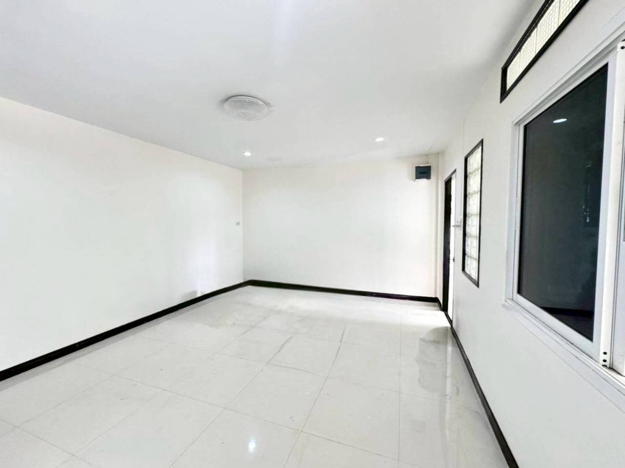 หมู่บ้านเจ้าฟ้าธานี WR-03996 2