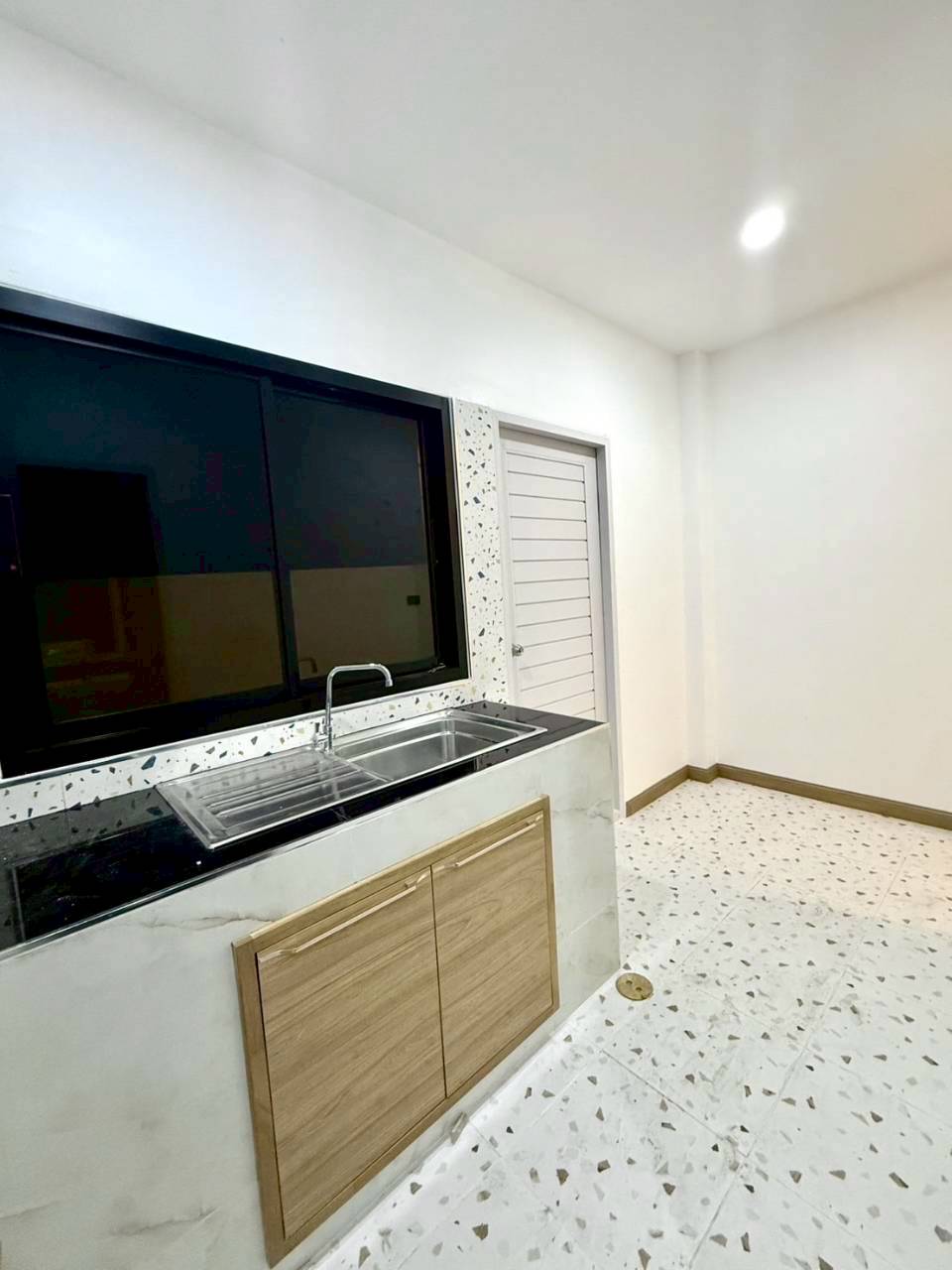 บ้านสร้างใหม่ โซนเมือง WR-03997 9