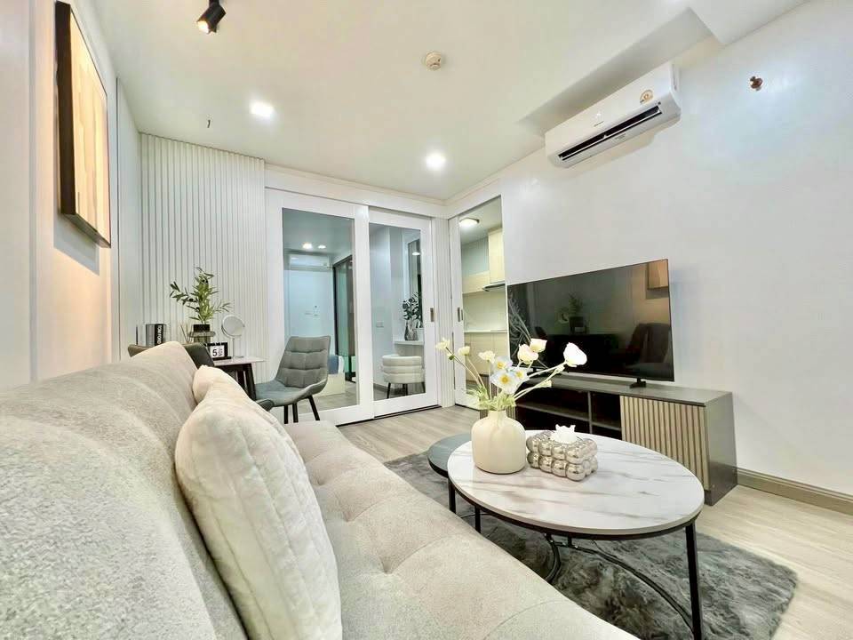 The Future Condo WR-04002 4