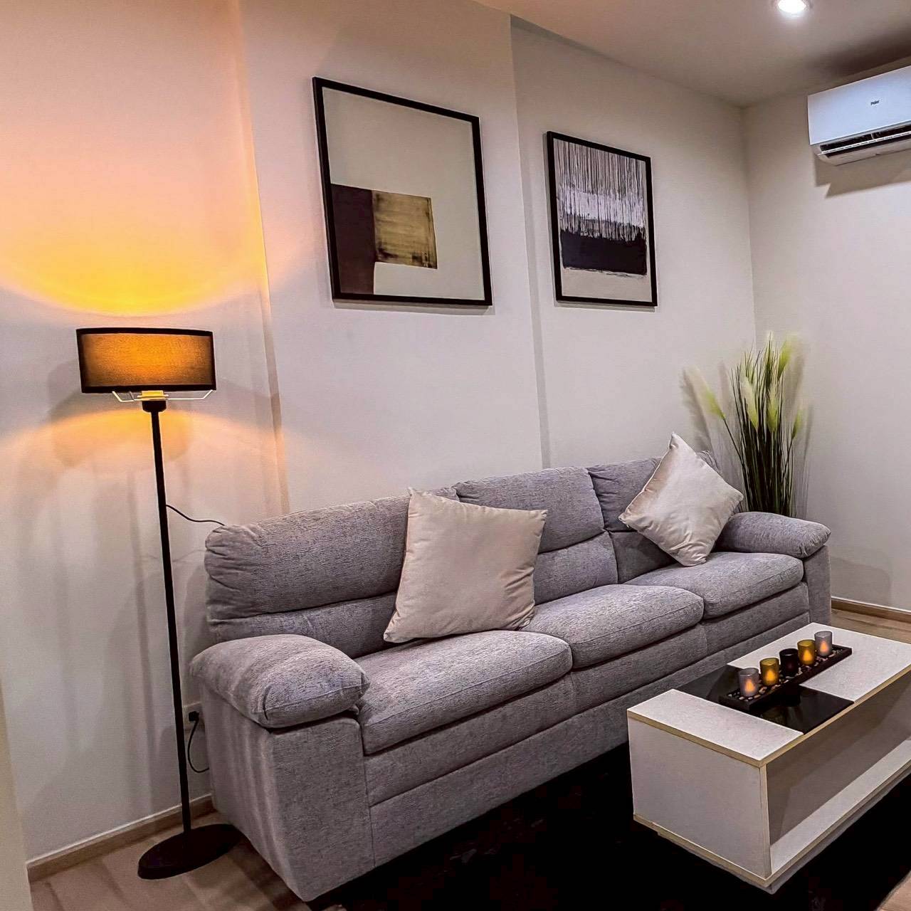 The Base Uptown WR-04006 1