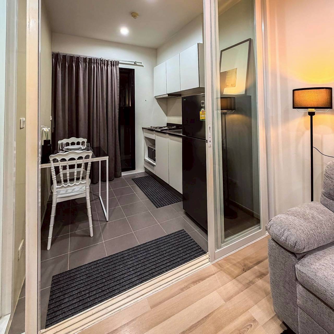 The Base Uptown WR-04006 5