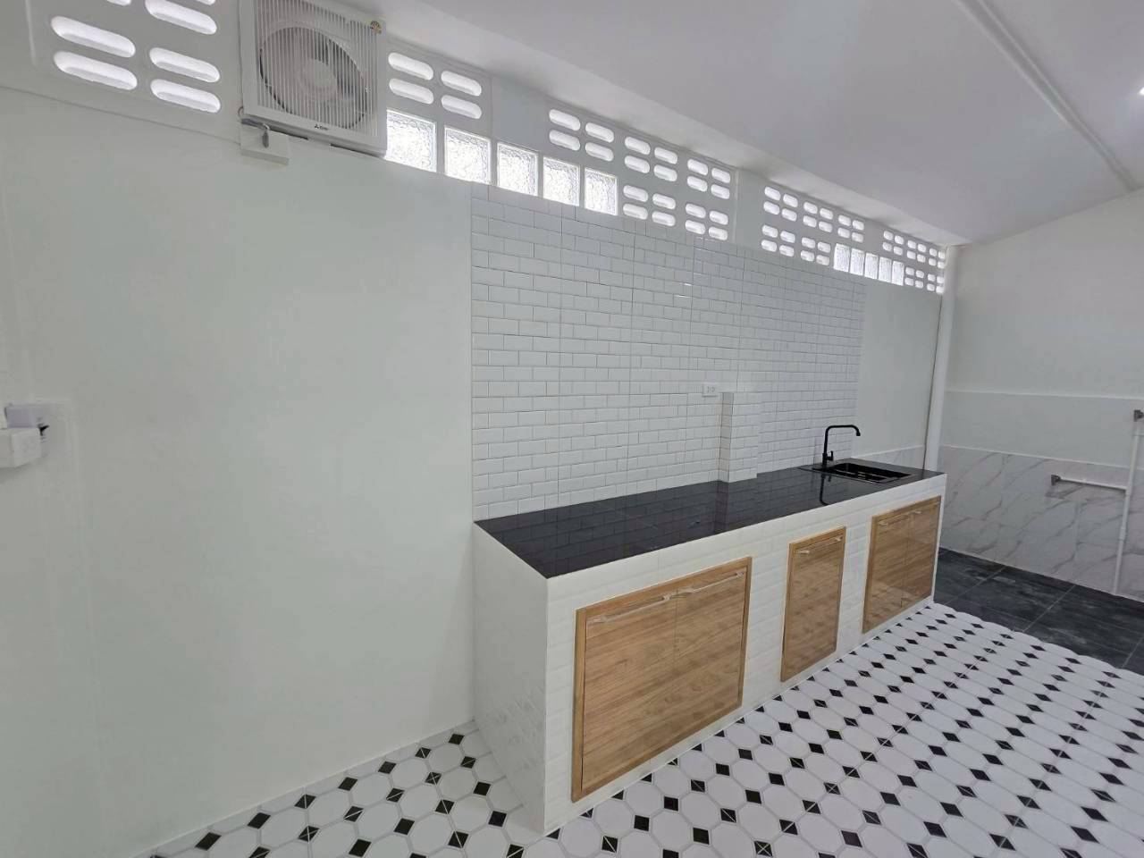 หมู่บ้านณัฐกมล กู้กู WR-04007 7