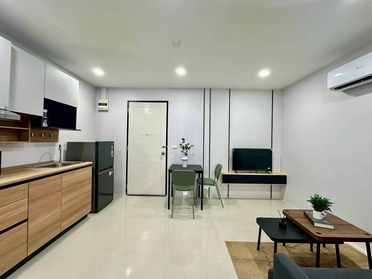 The Square Condominium WR-04009 6