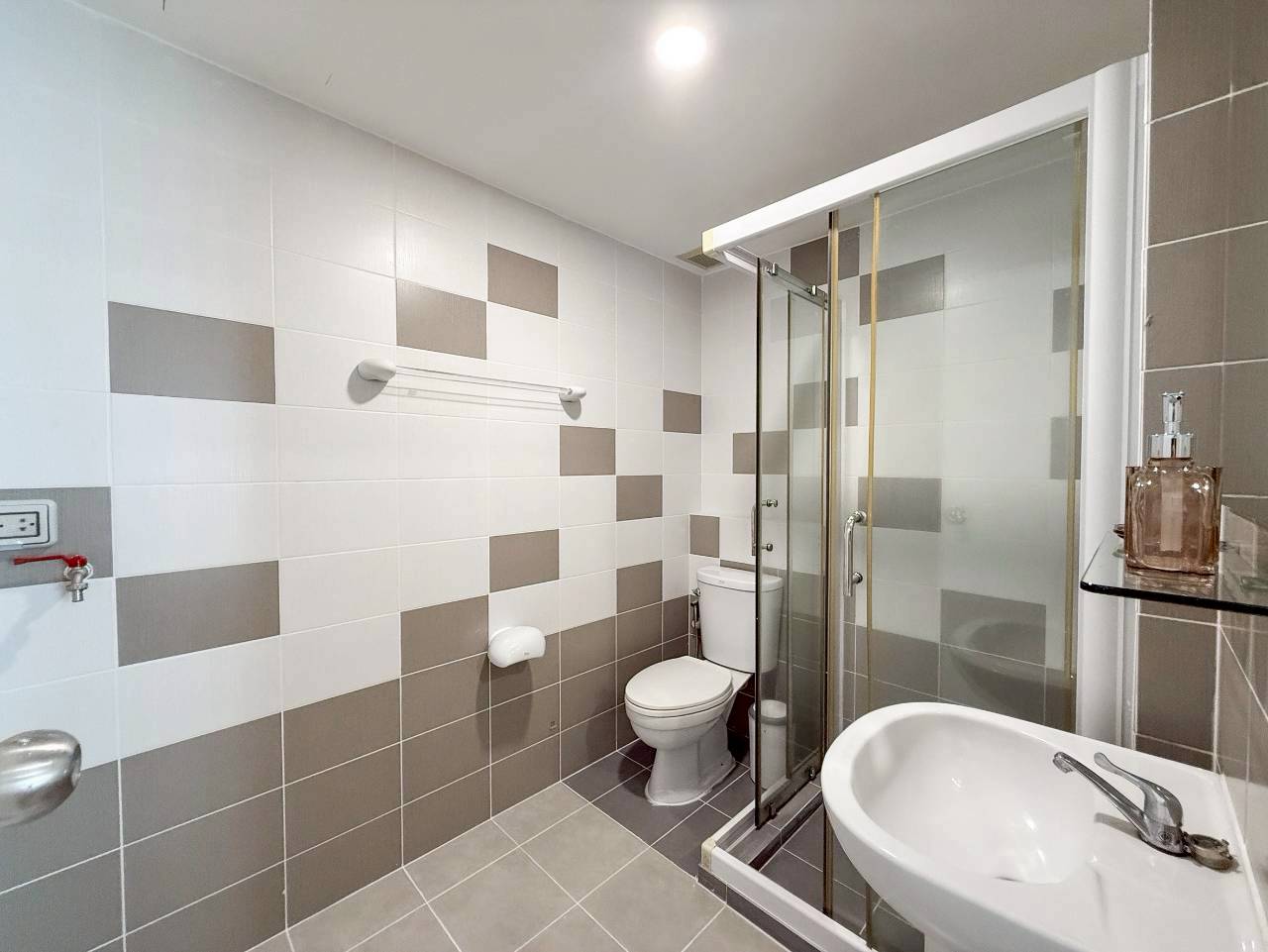 Zcape 3 Condominium WR-04034 11