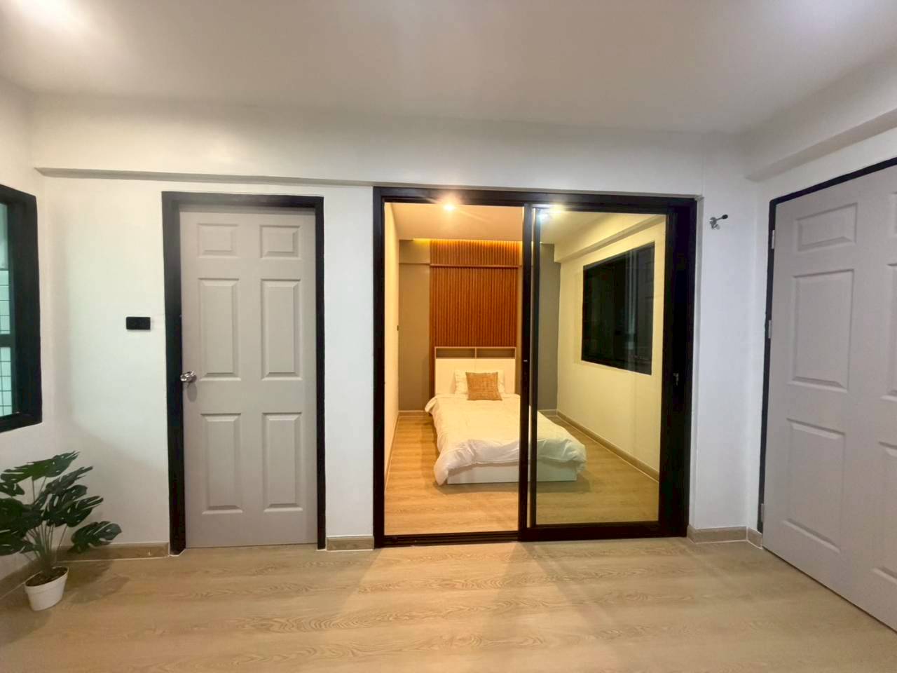 Dcondo Mine WR-04042 7