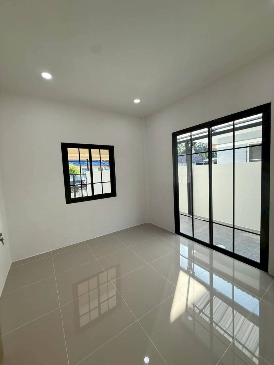 หมู่บ้านธนาภาพาร์ควิว WR-04060 4