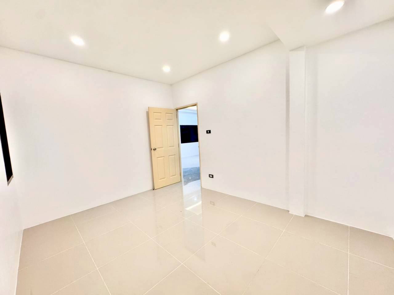 หมู่บ้านอุดมสุข ป่าคลอก WR-04064 8