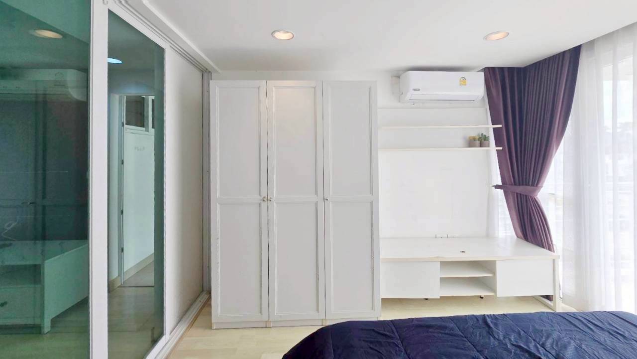 The Royal Place WR-04068 8