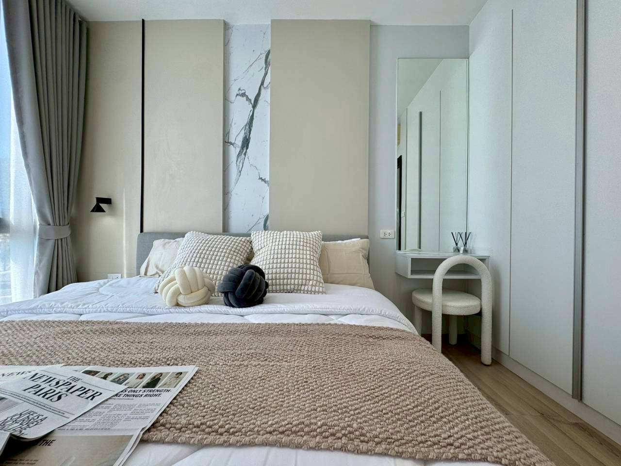 The Base Uptown WR-04097 7