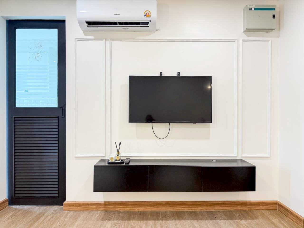 Centrio Condominium WR-04100 4