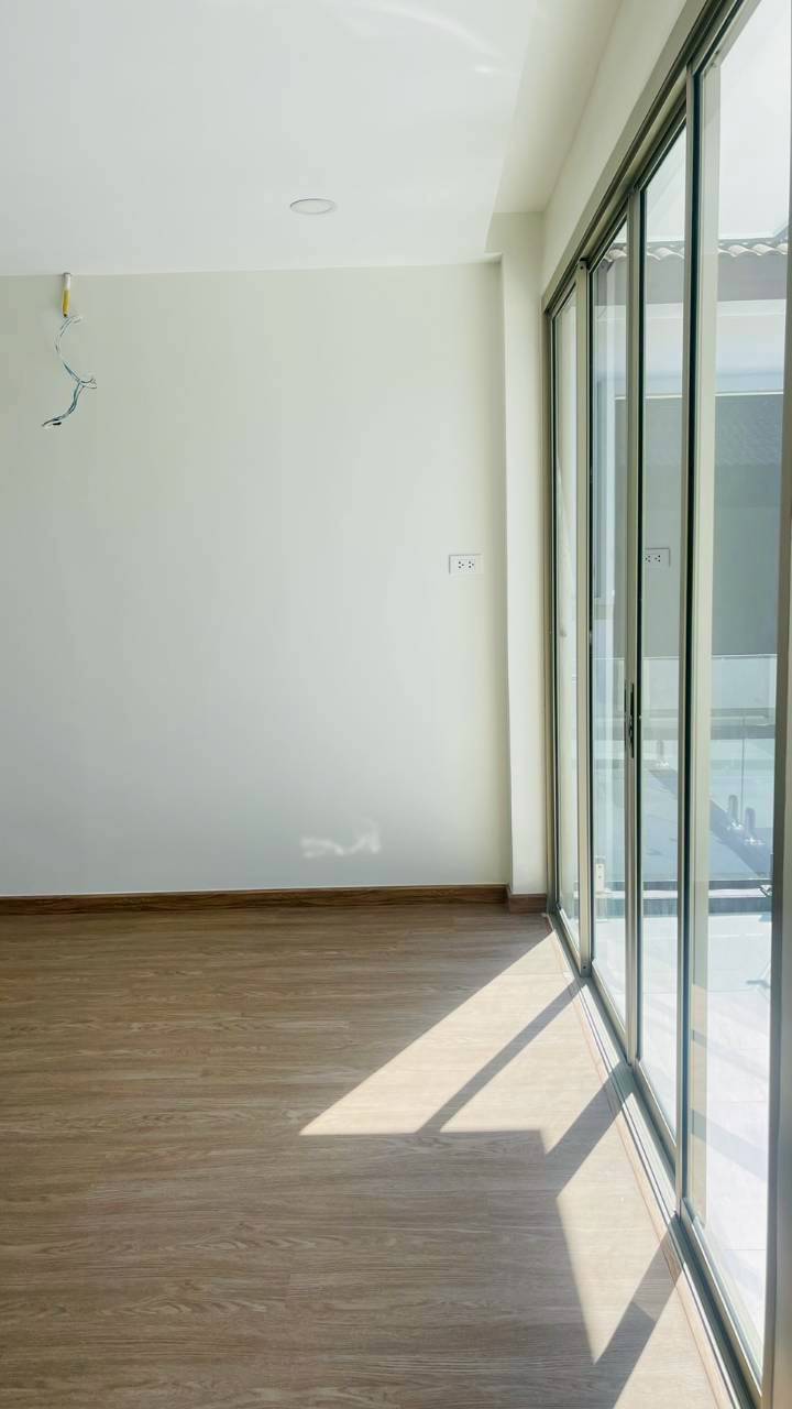 Land and House สีวลี WR-03332 3