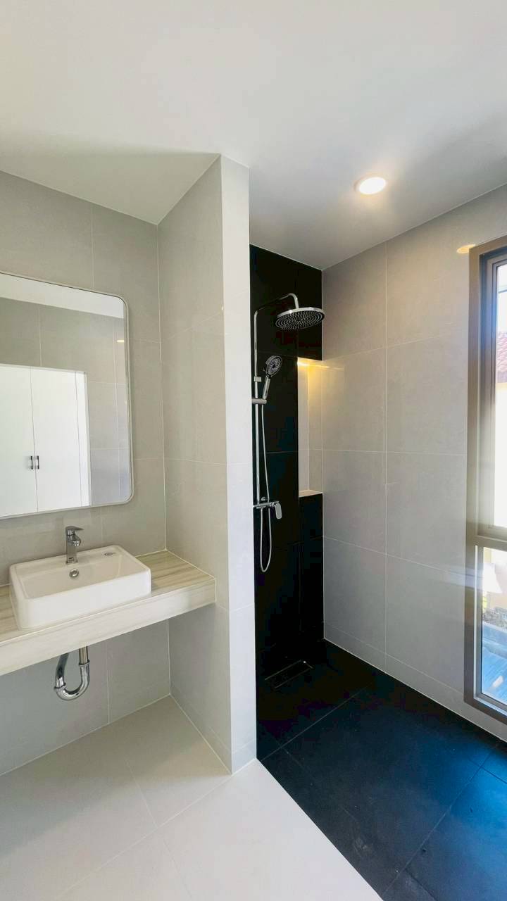 Land and House สีวลี WR-03332 7