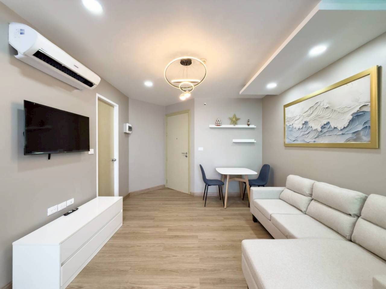 The Light Condominium WR-04121 2