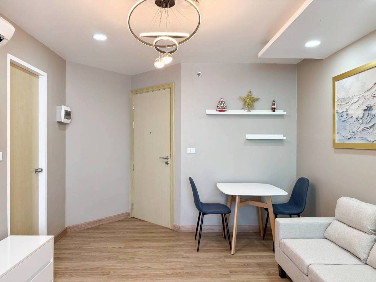 The Light Condominium WR-04121 3