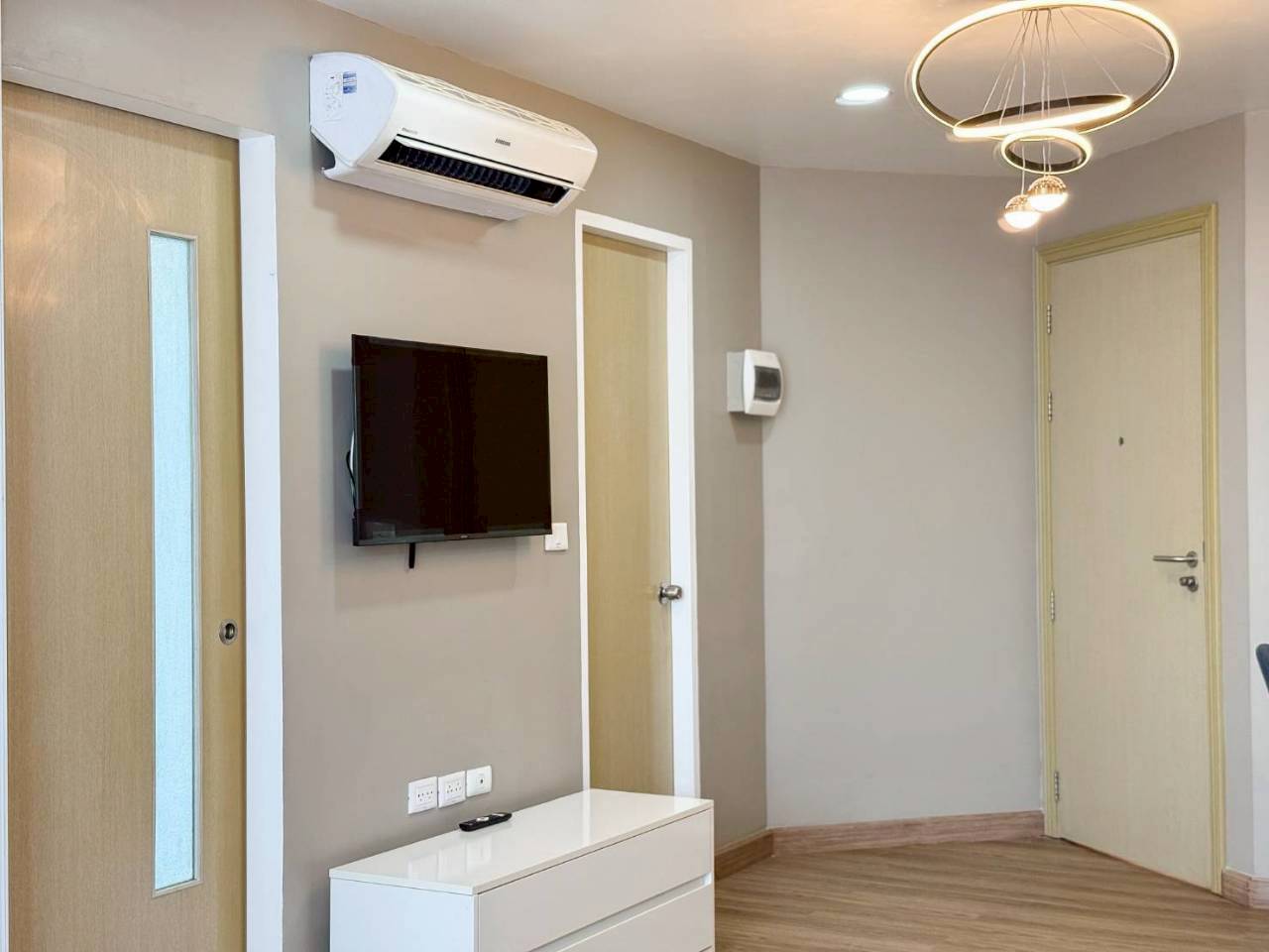 The Light Condominium WR-04121 4