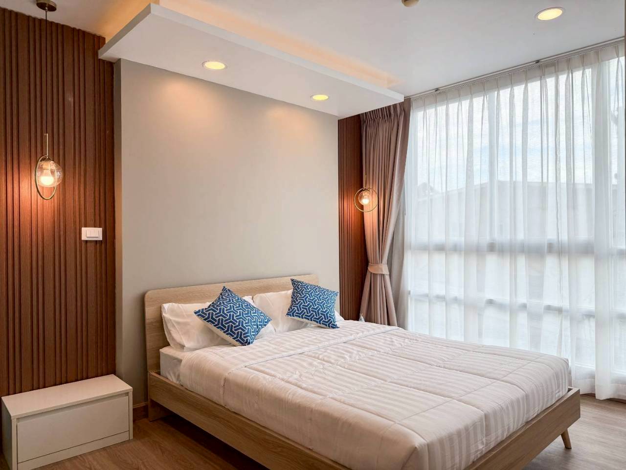 The Light Condominium WR-04121 6