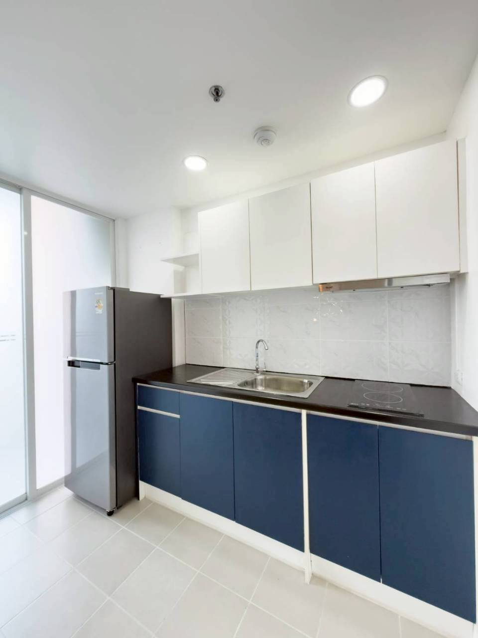 The Light Condominium WR-04121 9