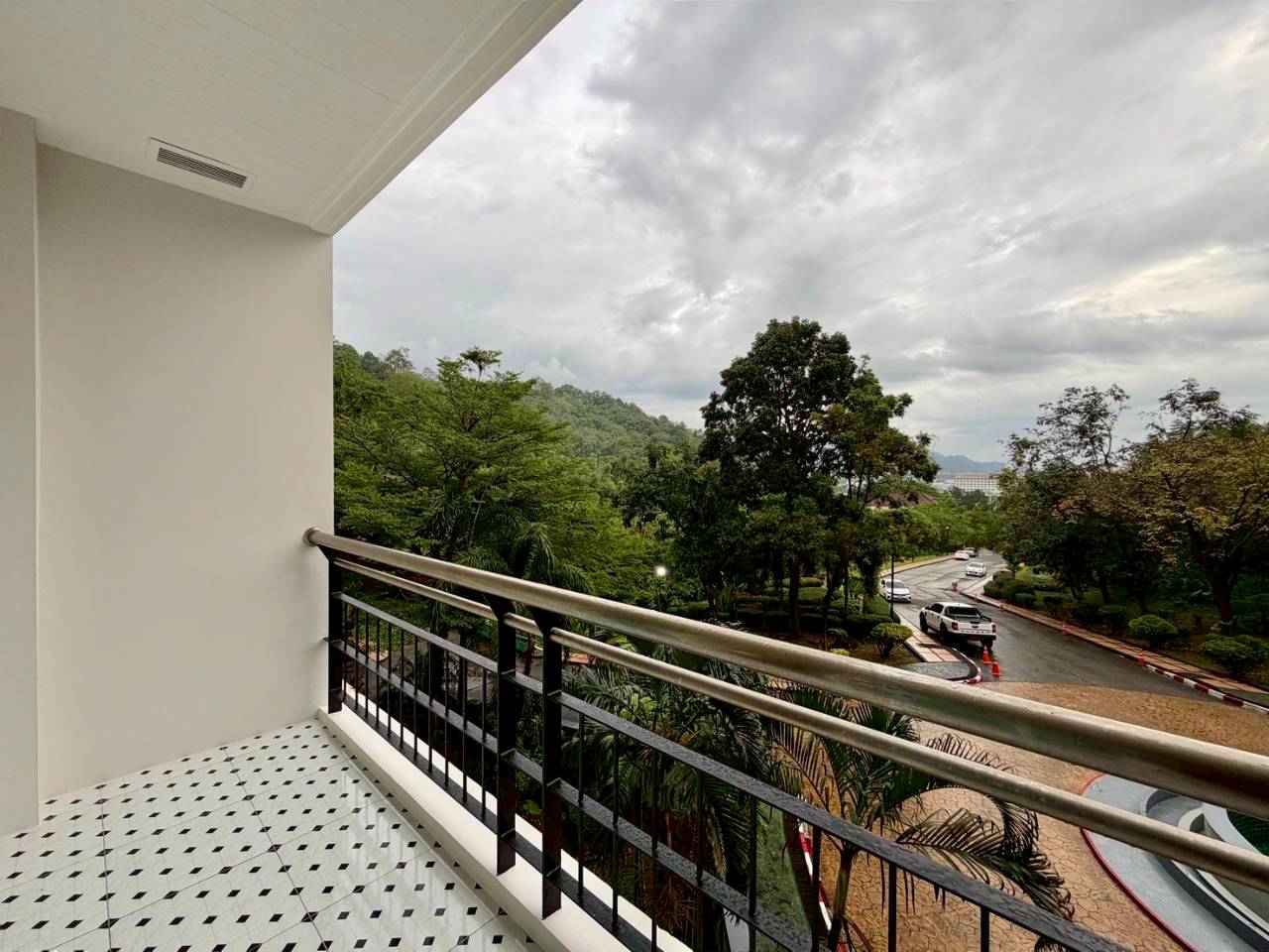 Phanason The Green Place Condominium WR-04125 11