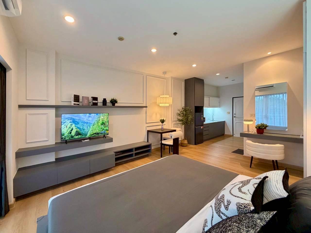 Phanason The Green Place Condominium WR-04125 3