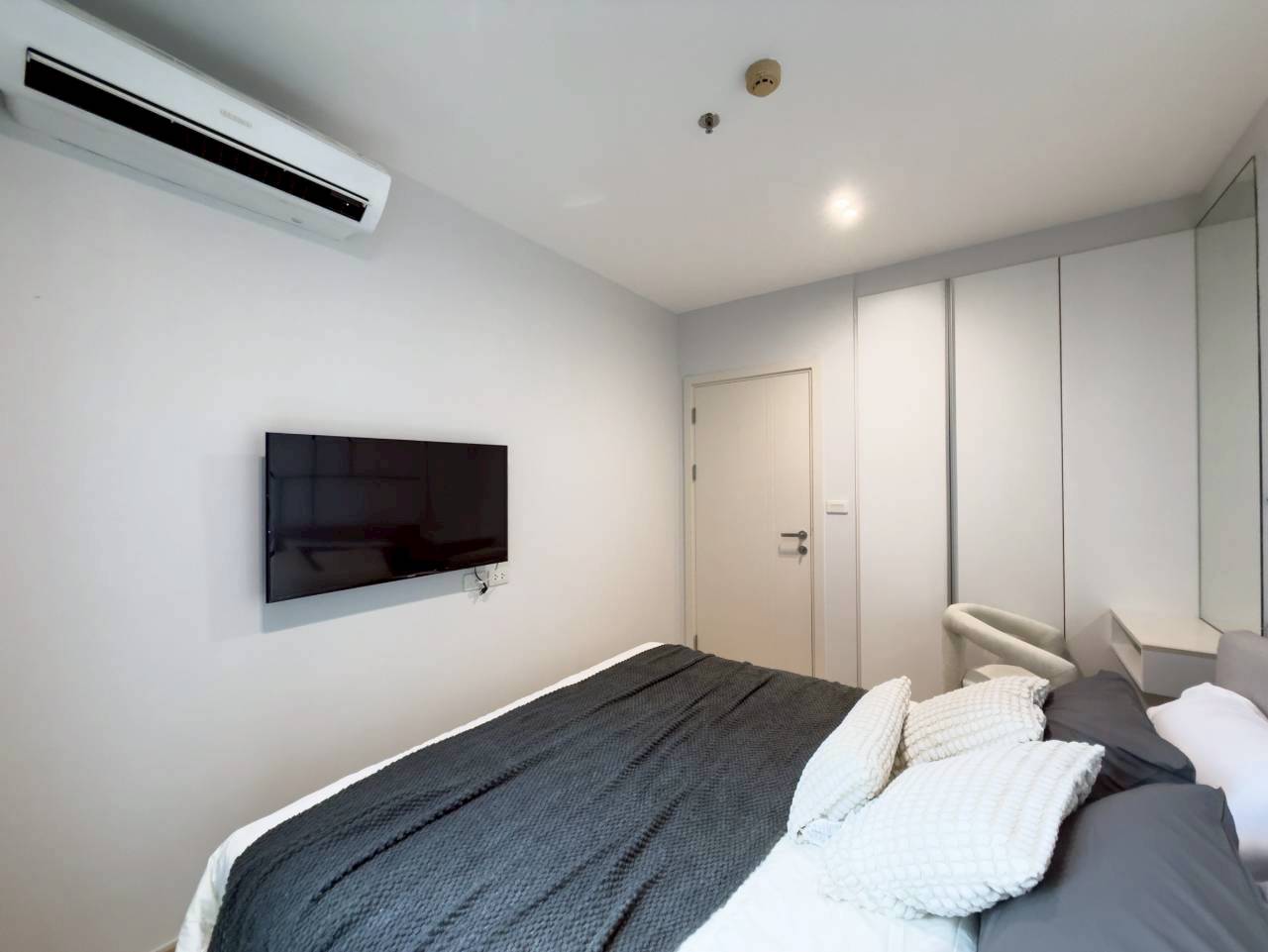 The Base Height WR-04130 8