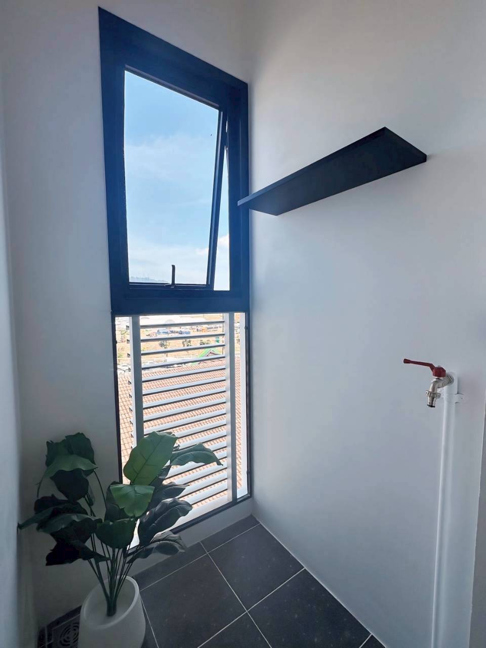 The Royal Place WR-04152 10