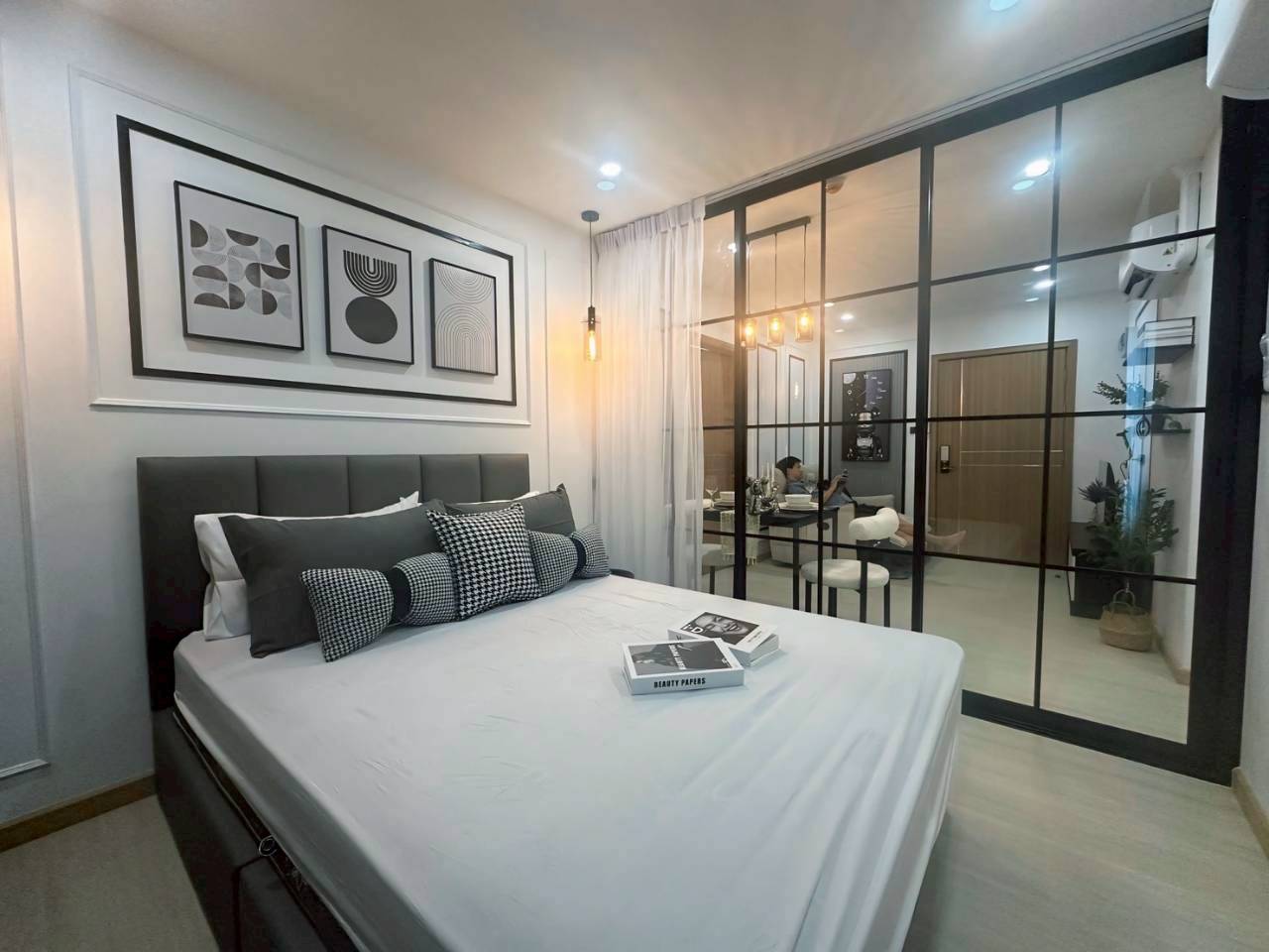 The Royal Place WR-04152 4