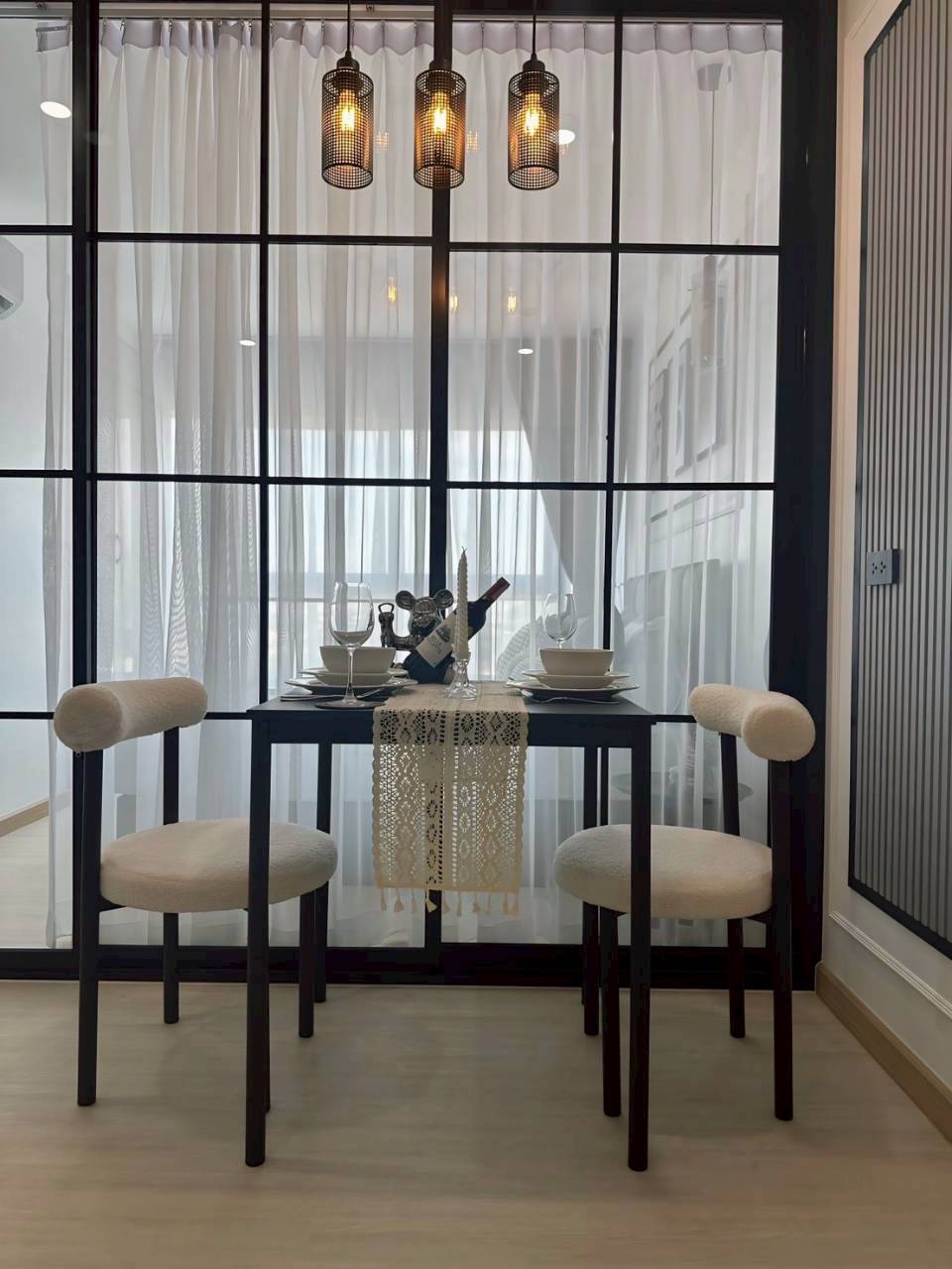 The Royal Place WR-04152 6