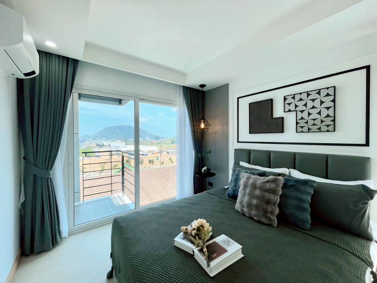 The Royal Place WR-04152 9