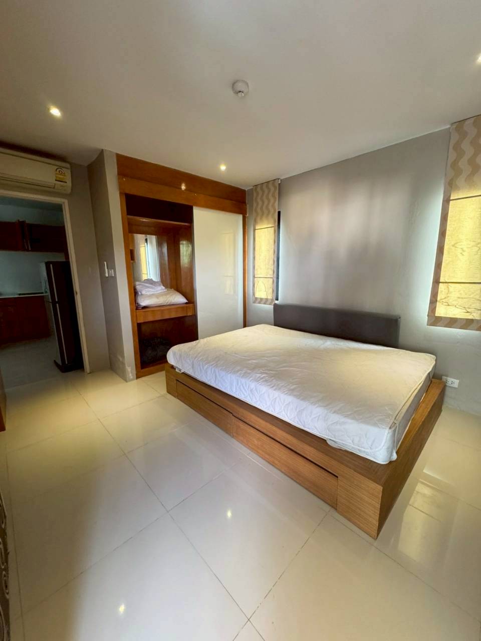 Ratchaporn Place WR-04162 5