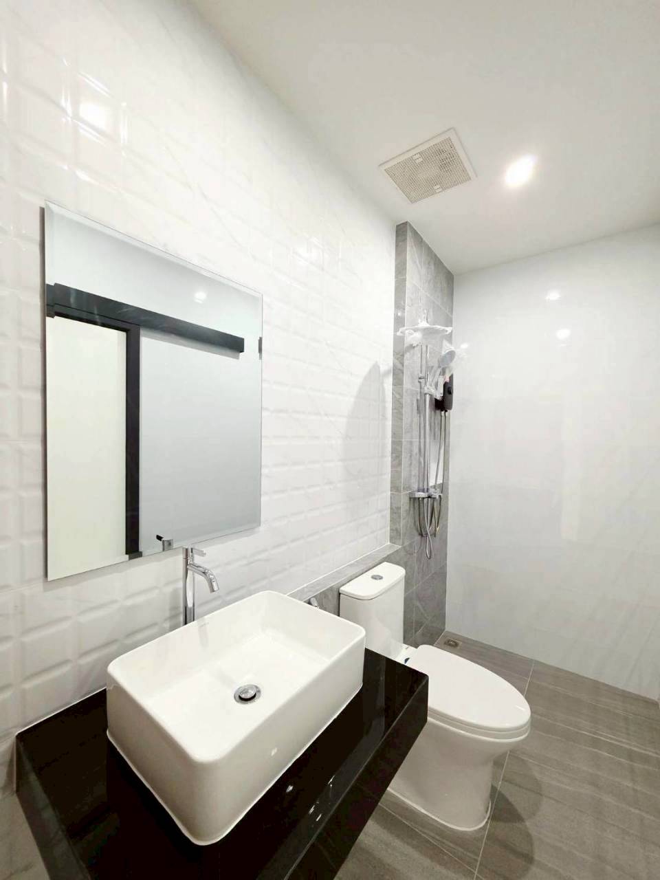 ทาวน์เฮ้าส์สร้างใหม่ 2 หลัง กลางเมือง WR-04169 11