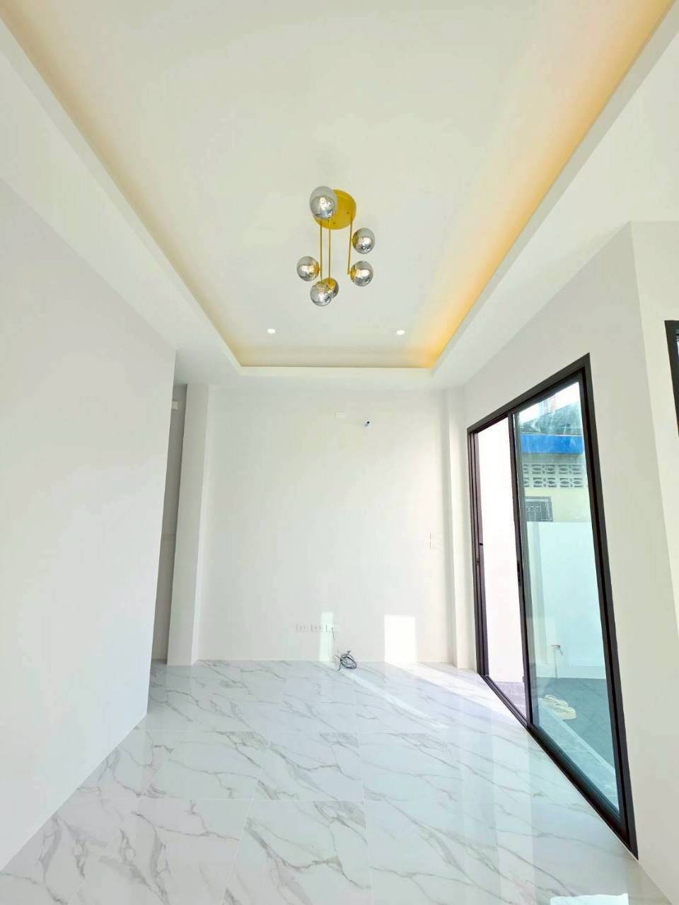 ทาวน์เฮ้าส์สร้างใหม่ 2 หลัง กลางเมือง WR-04169 2