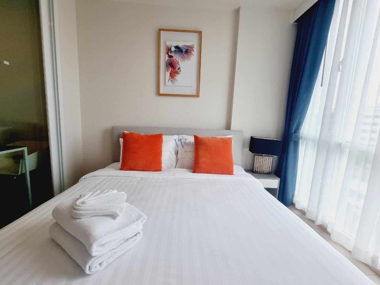 The Base Downtown WR-04180 7