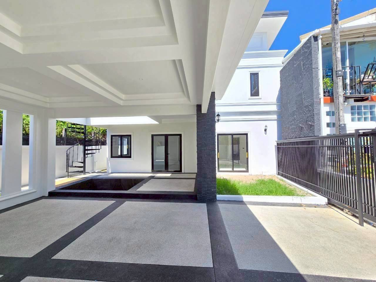 Elegant Modern Classic Pool Villa in Central Phuket WR-03850  10