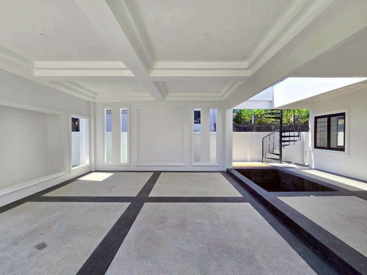 Elegant Modern Classic Pool Villa in Central Phuket WR-03850  3