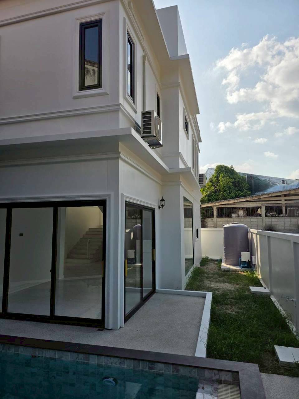 Elegant Modern Classic Pool Villa in Central Phuket WR-03850  7