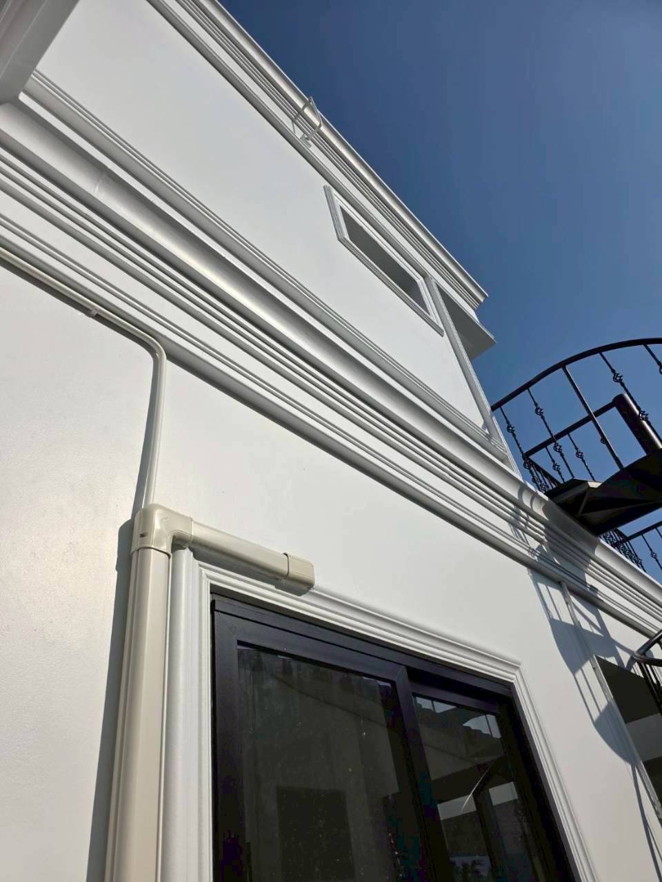 Elegant Modern Classic Pool Villa in Central Phuket WR-03850  8