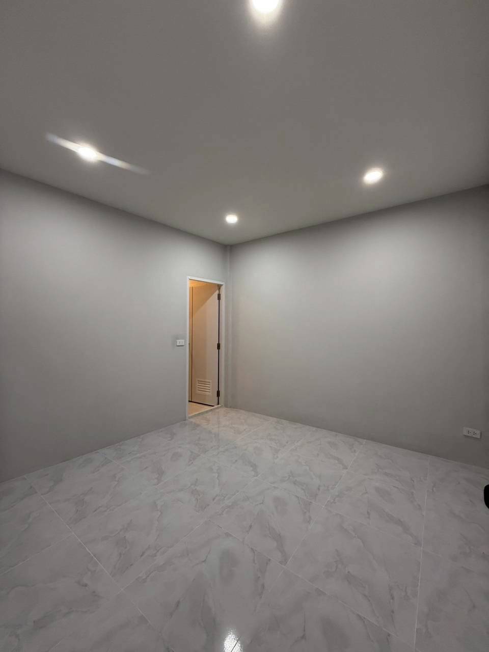 หมู่บ้านรัตนา WR-04228 5