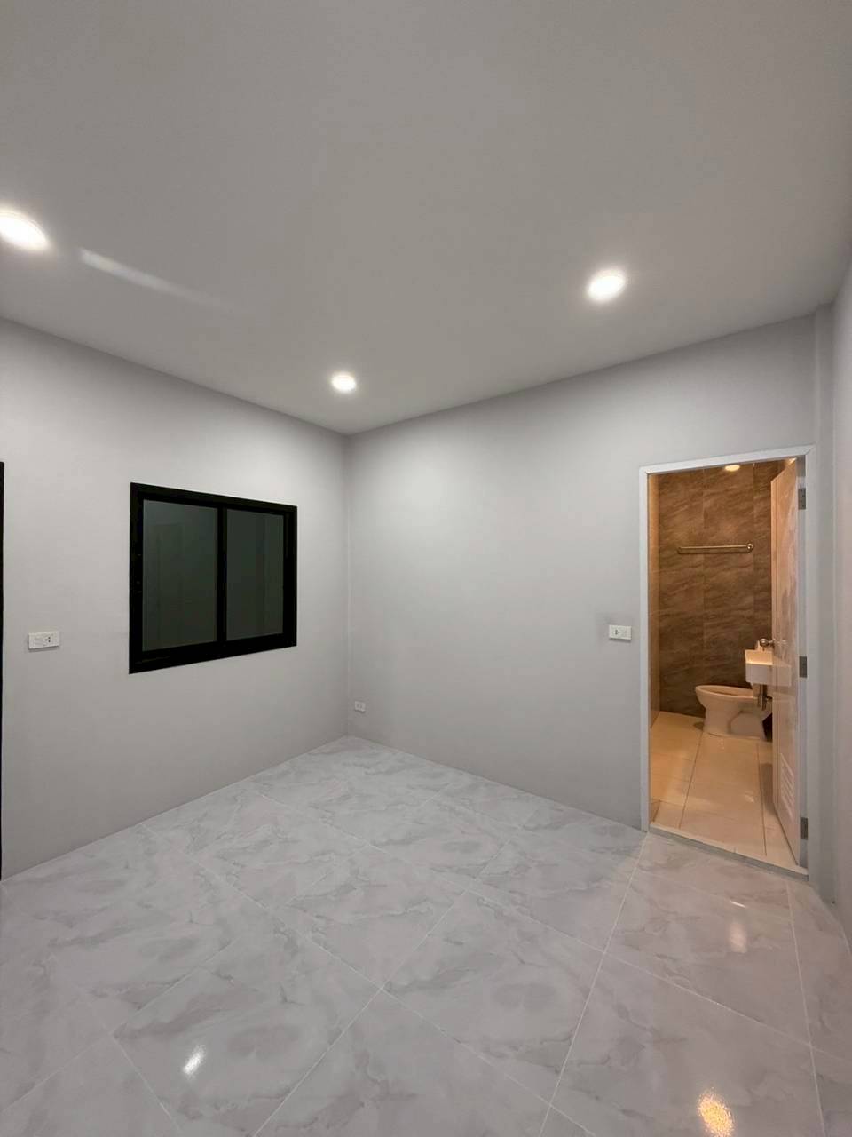 หมู่บ้านรัตนา WR-04228 6