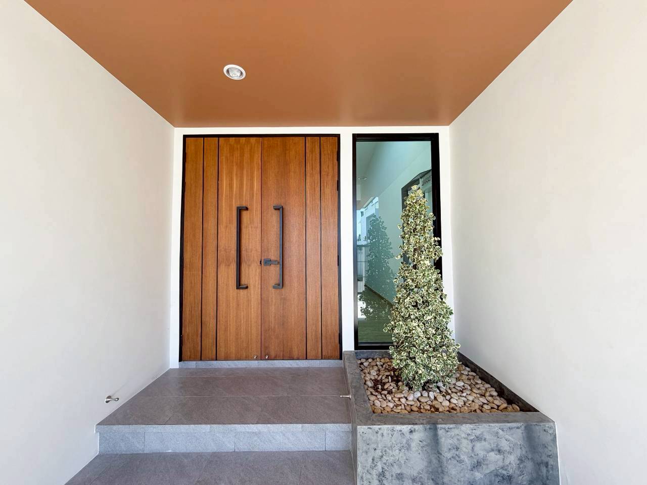 บ้านแฝดสร้างใหม่ ฉลอง WR-04229 10