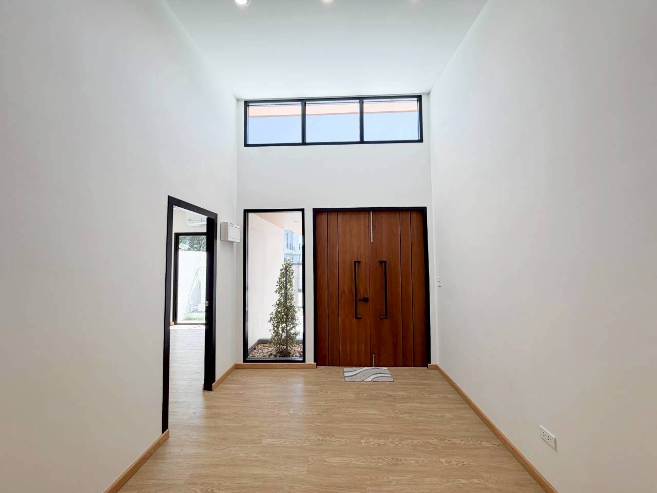 บ้านแฝดสร้างใหม่ ฉลอง WR-04229 3