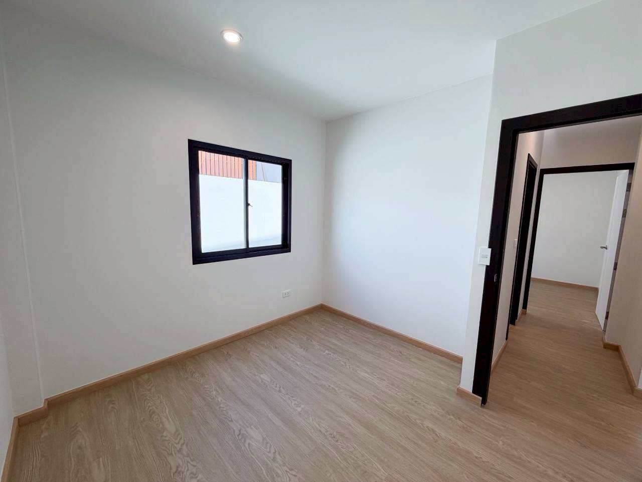 บ้านแฝดสร้างใหม่ ฉลอง WR-04229 6