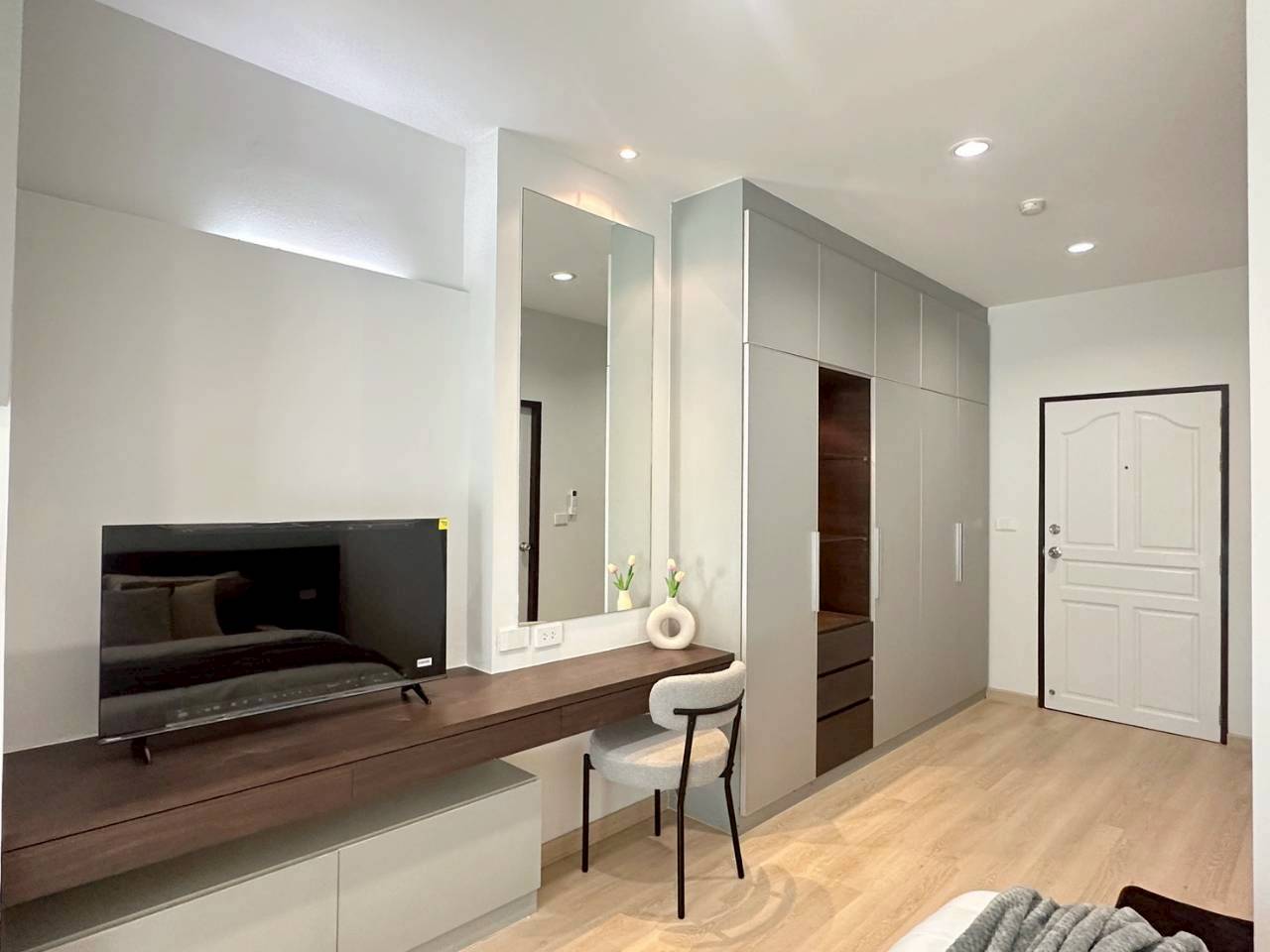 Phanason The Green Place Condominium WR-04244 10