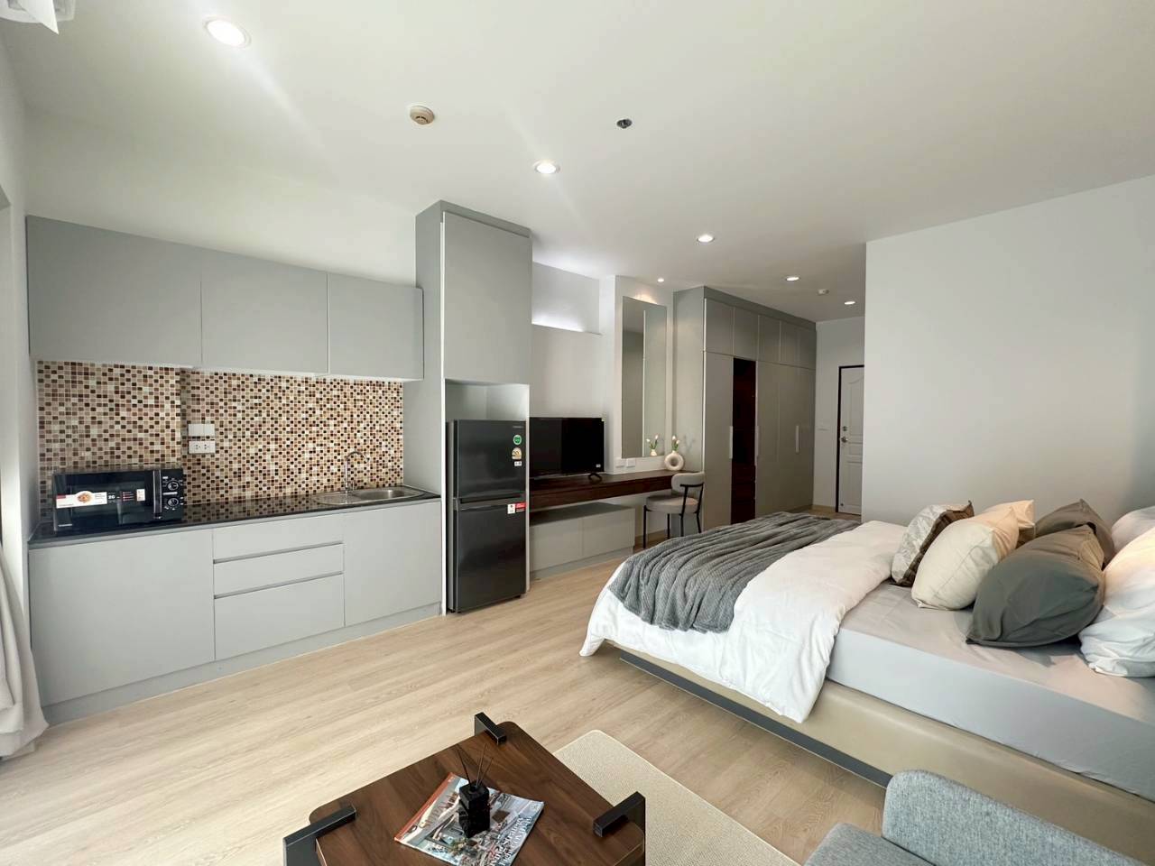 Phanason The Green Place Condominium WR-04244 8