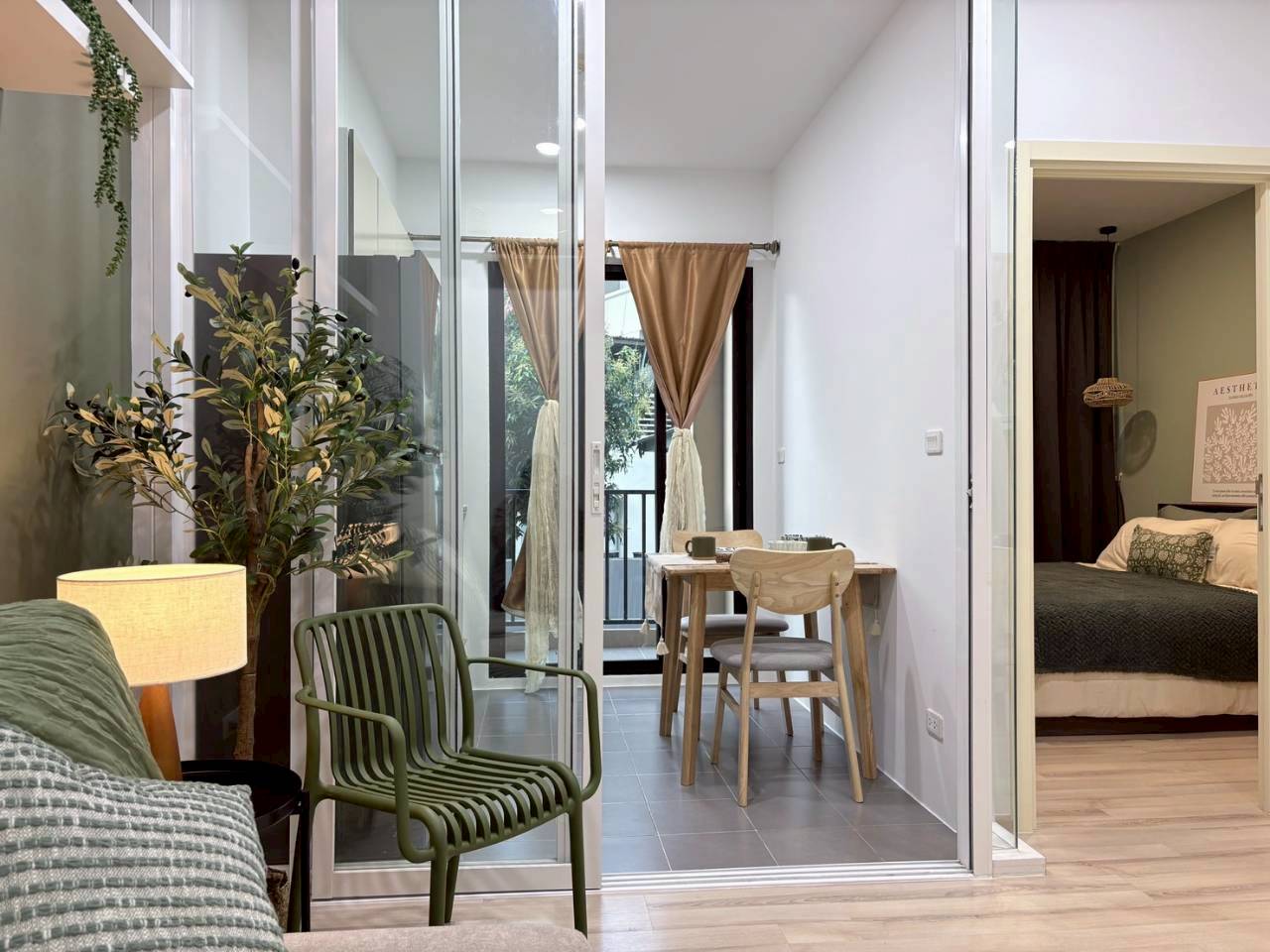 The Base Uptown WR-04269 10