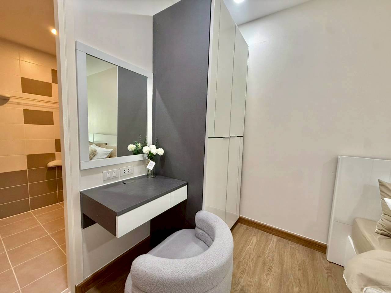 Zcape 3 Condominium WR-04276 7